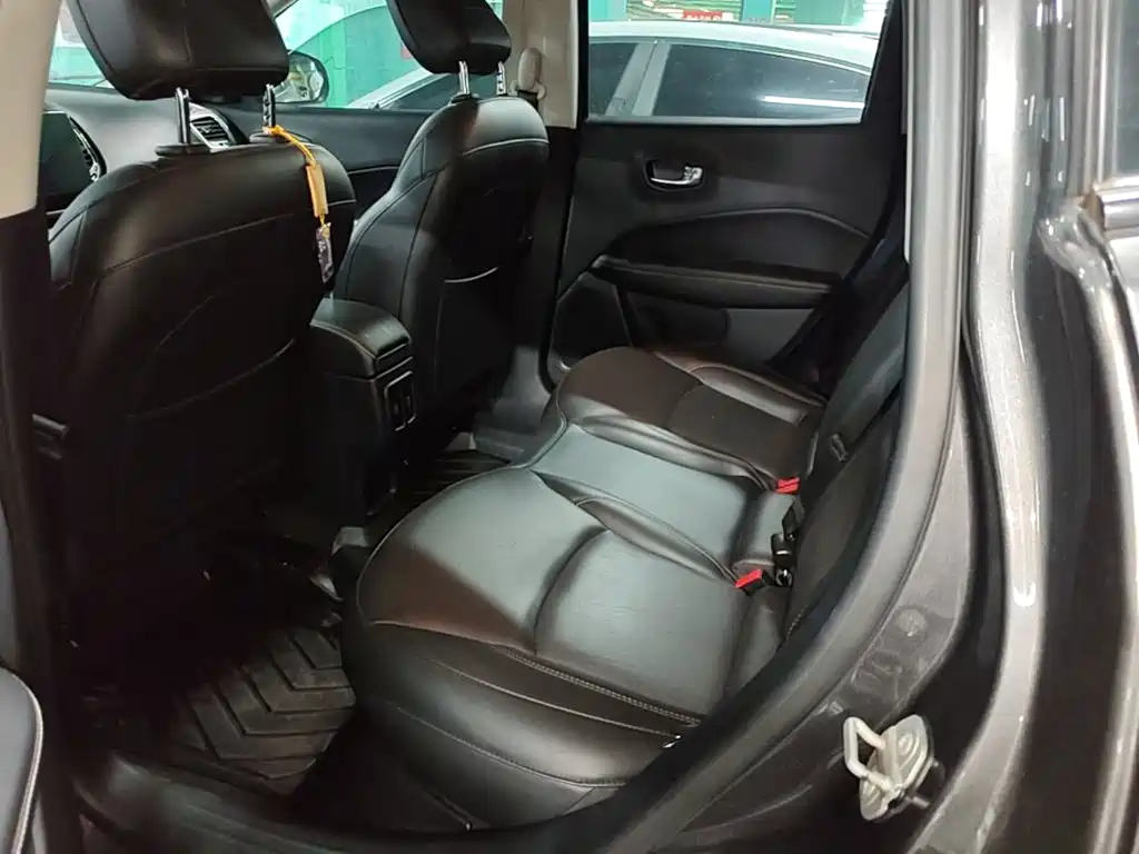 Jeep Compass — миниатюра 17