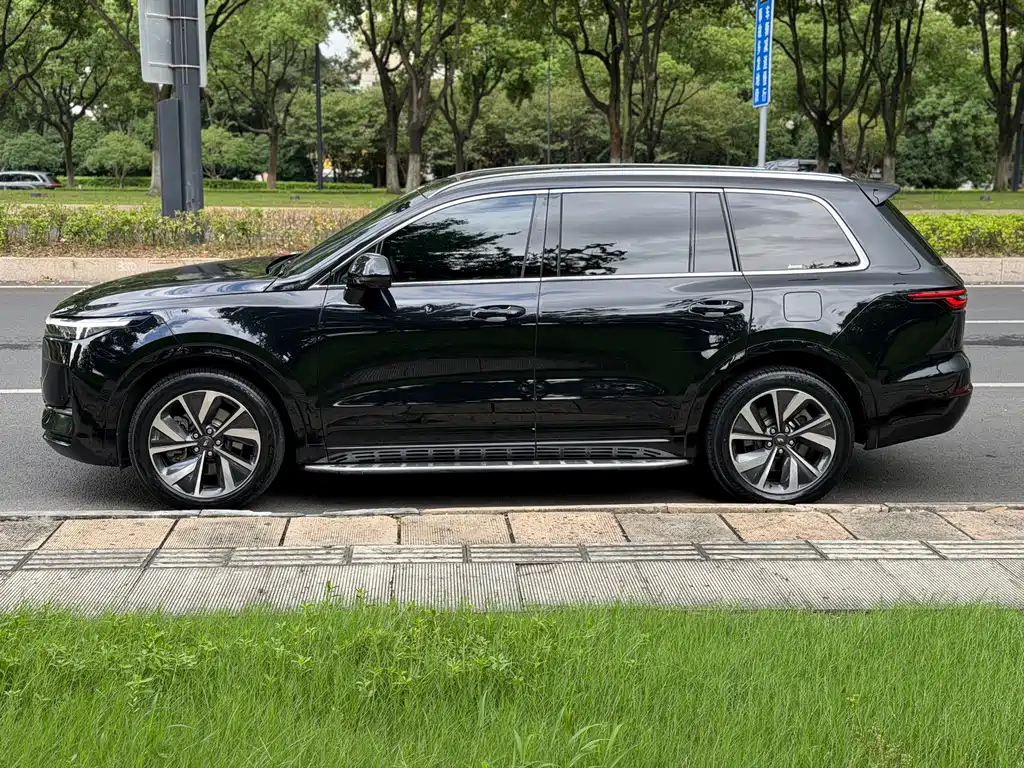 Li Auto Li ONE — миниатюра 2