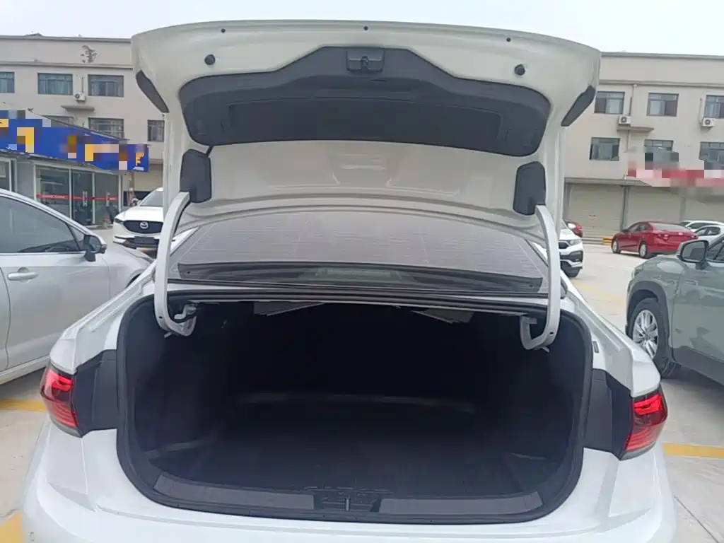 Volkswagen Sagitar — миниатюра 19