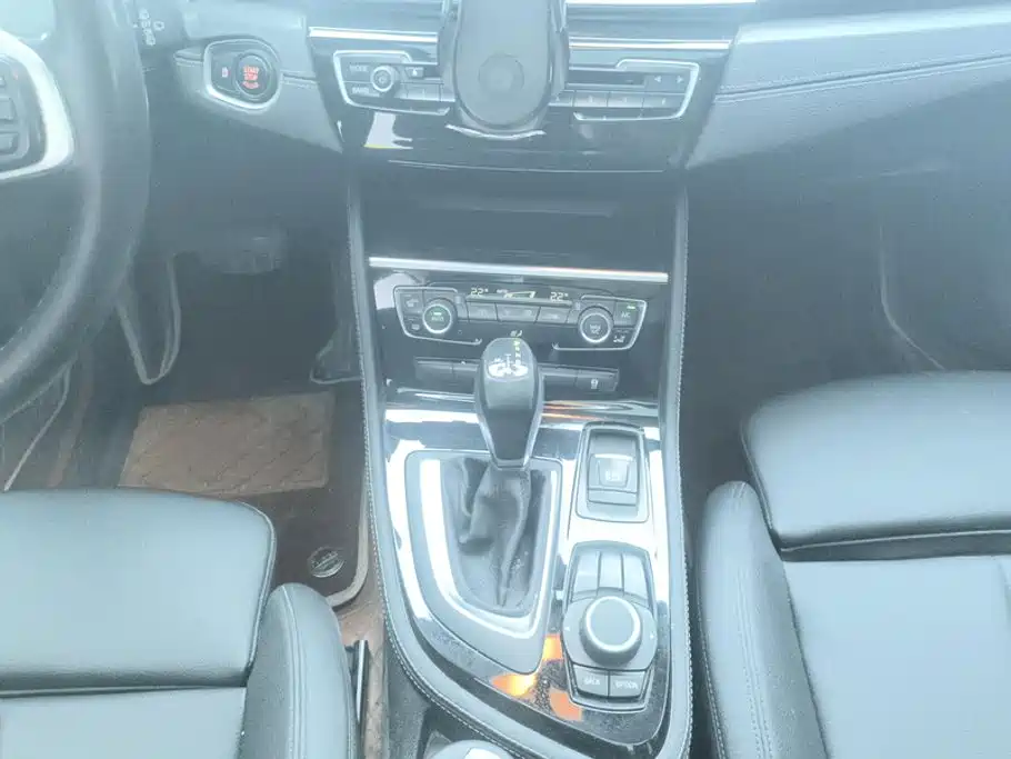 BMW 2 Series Active Tourer — миниатюра 16
