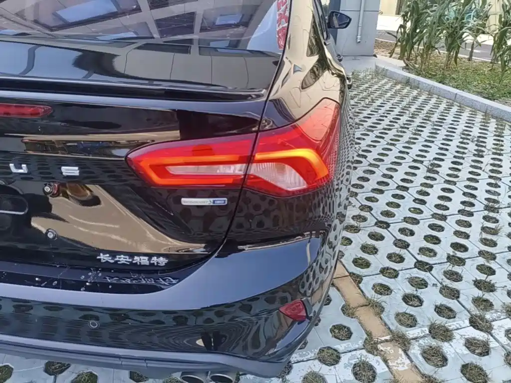 Ford Focus — миниатюра 8