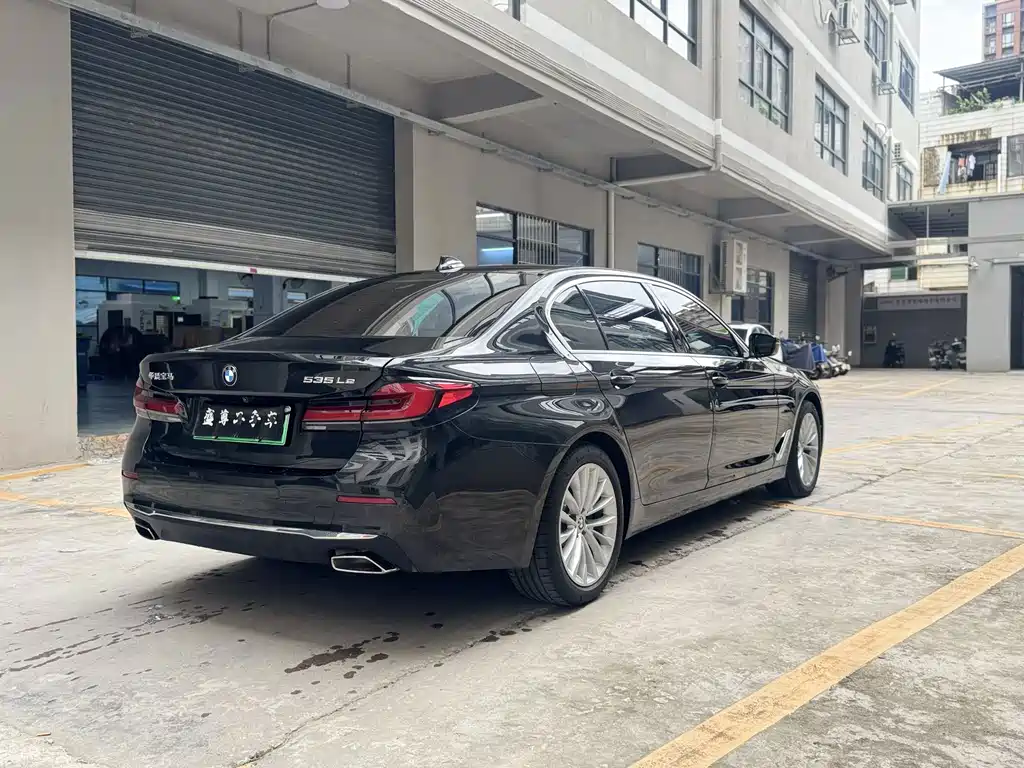 BMW 5 Series New Energy — миниатюра 18