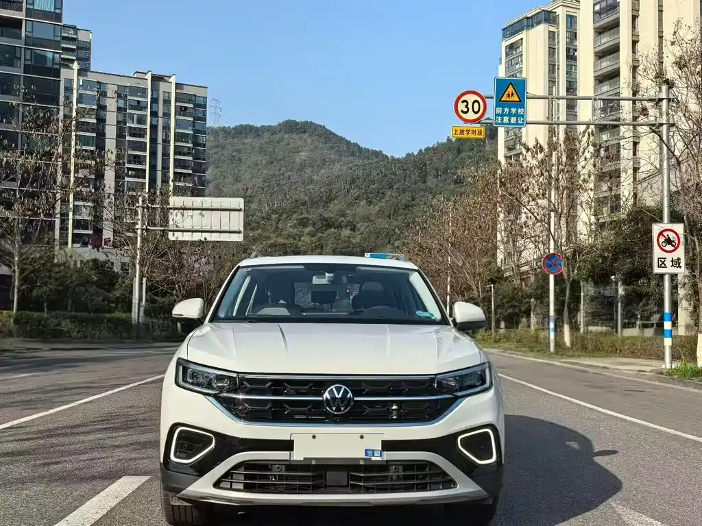 Volkswagen Tayron 2026 3000 0k Units Select Select 300TSI
