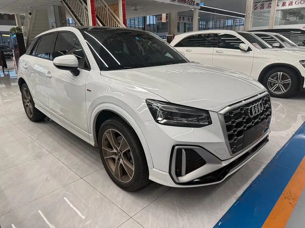 Audi Q2L — миниатюра 3