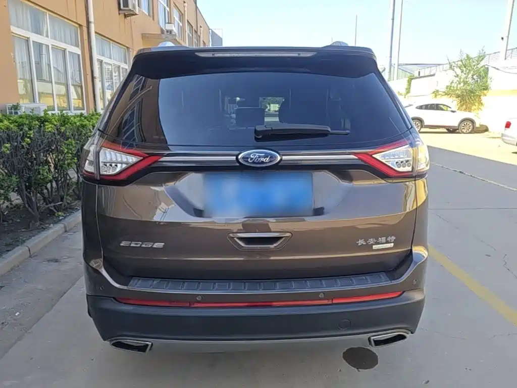 Ford Edge — миниатюра 6