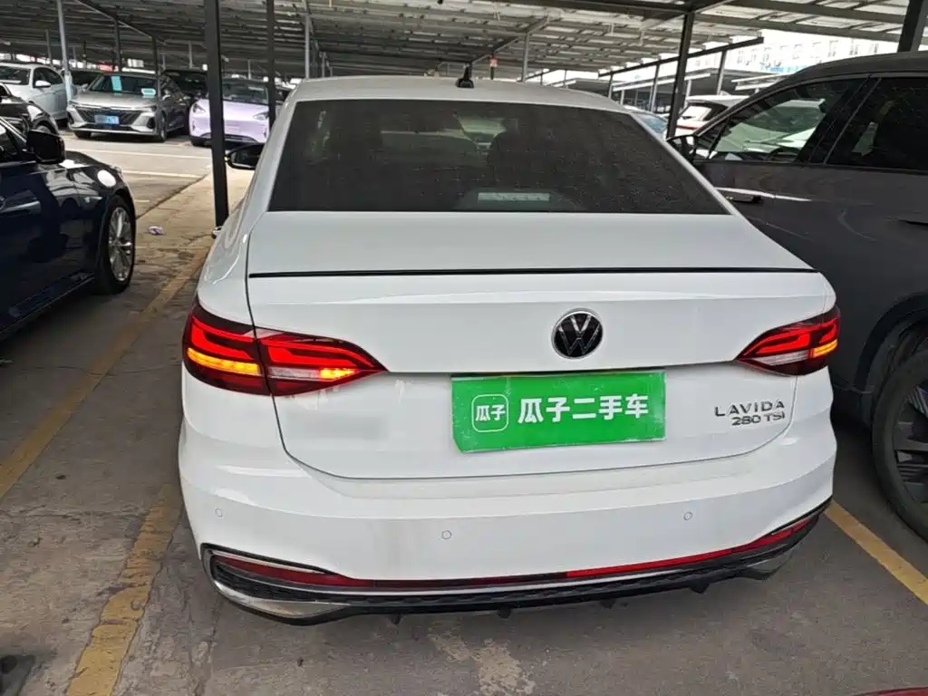 Volkswagen Lavida — миниатюра 6