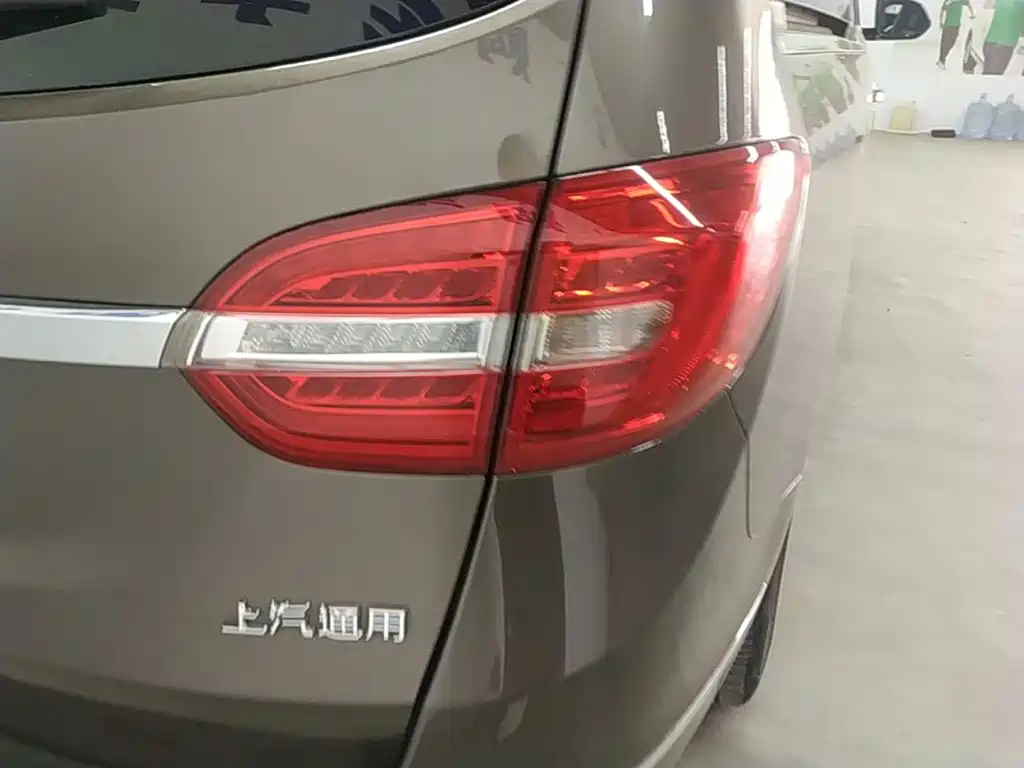 Buick GL8 2017 25S Luxury V