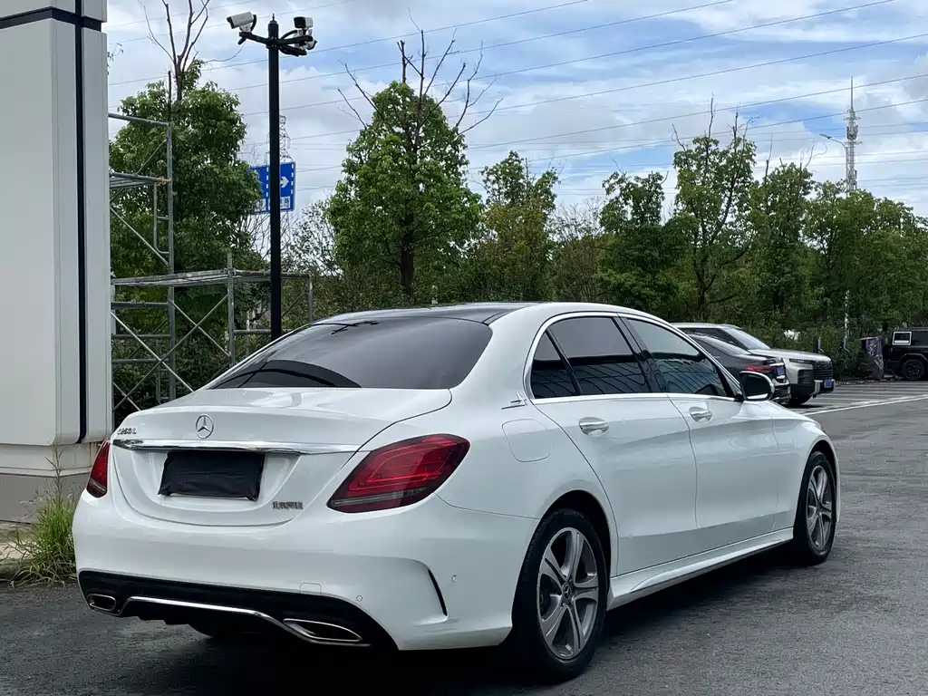 Mercedes-Benz C-Class — миниатюра 18