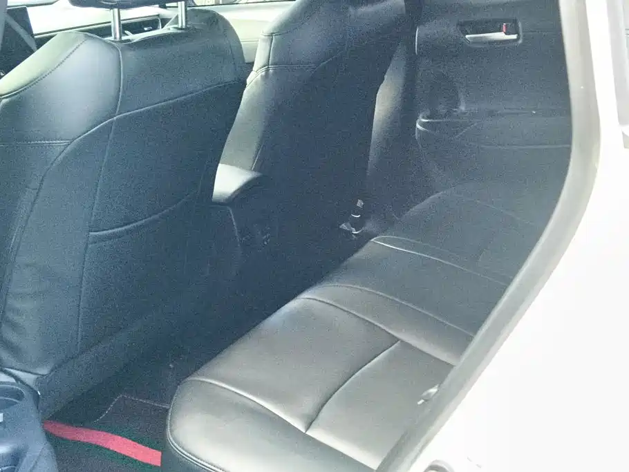 Toyota Corolla Cross — миниатюра 11