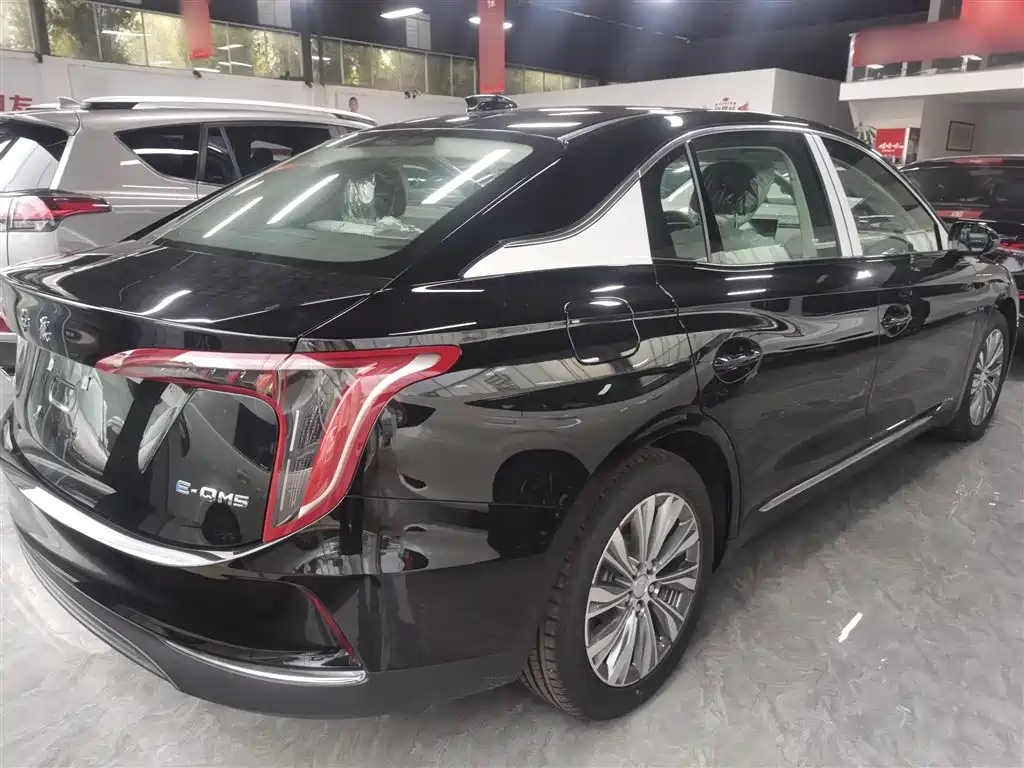 Hongqi E-QM5 2024 500km