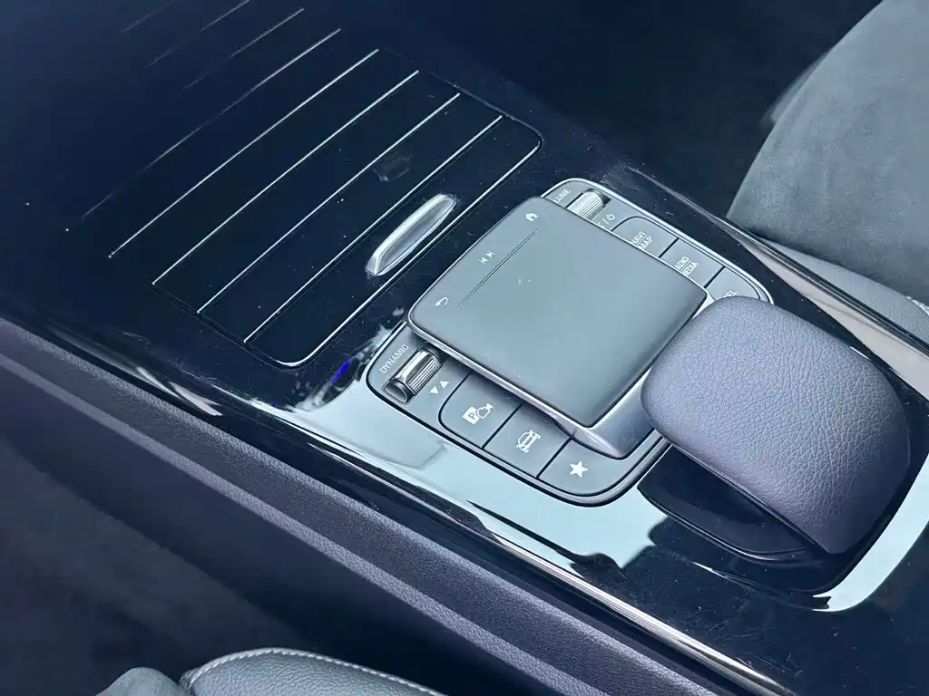 Mercedes-Benz A-Class — миниатюра 8
