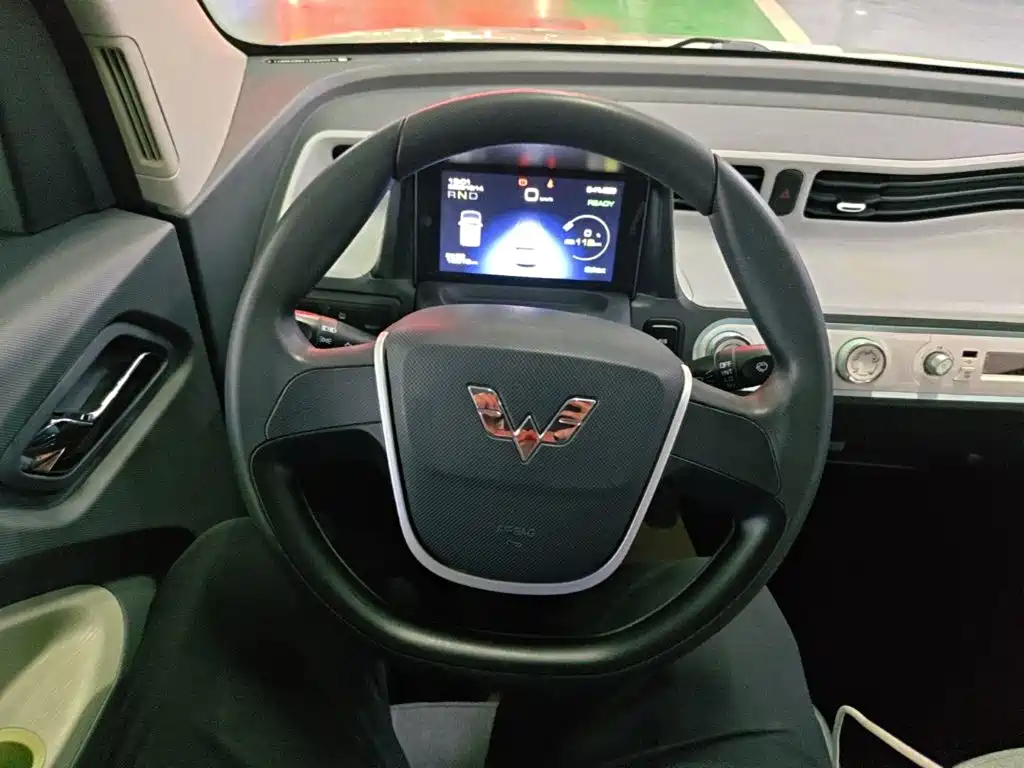 Wuling MINIEV — миниатюра 11