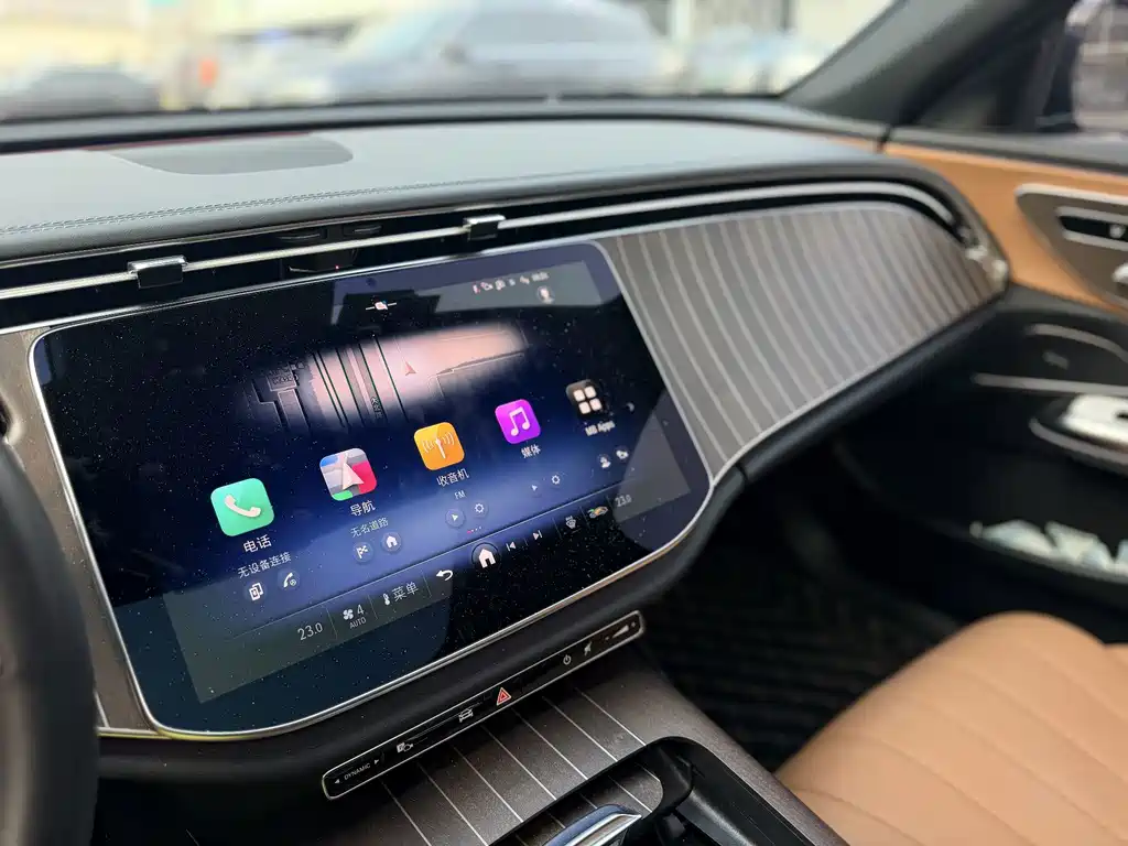 Mercedes-Benz E-Class — миниатюра 9