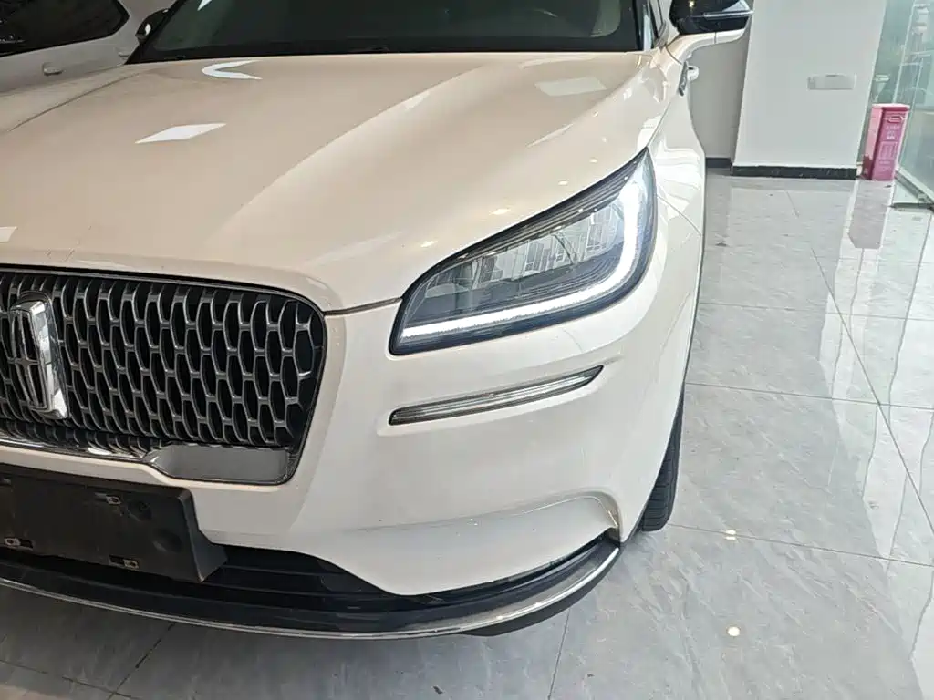 Lincoln Corsair — миниатюра 24
