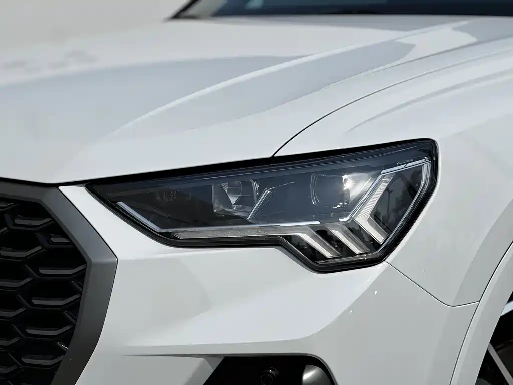 Audi Q3 Sportback — миниатюра 11
