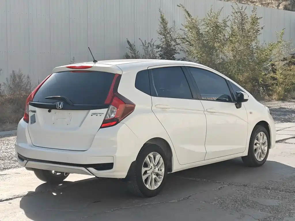 Honda Fit — миниатюра 5