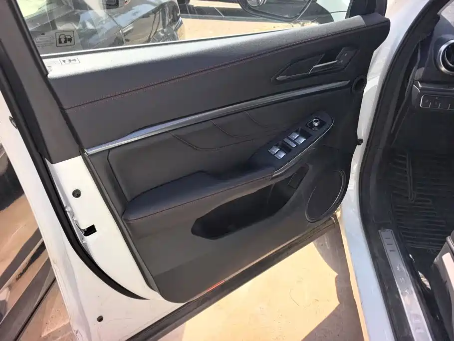 Wey Wey VV5 — миниатюра 7
