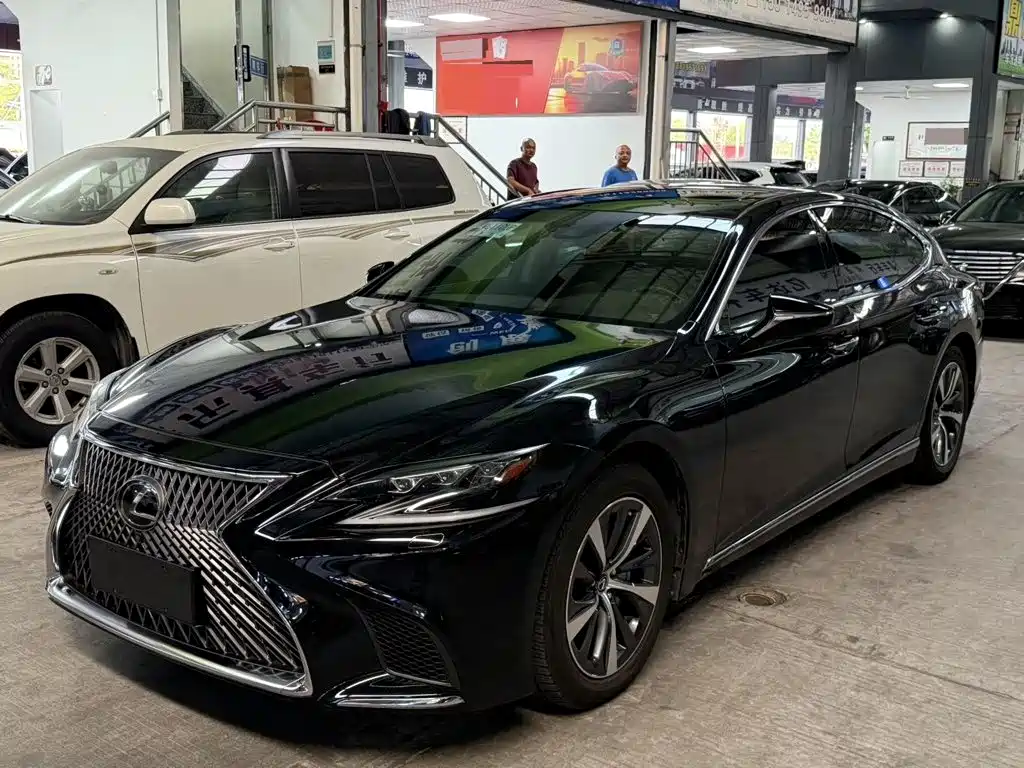 Lexus LS