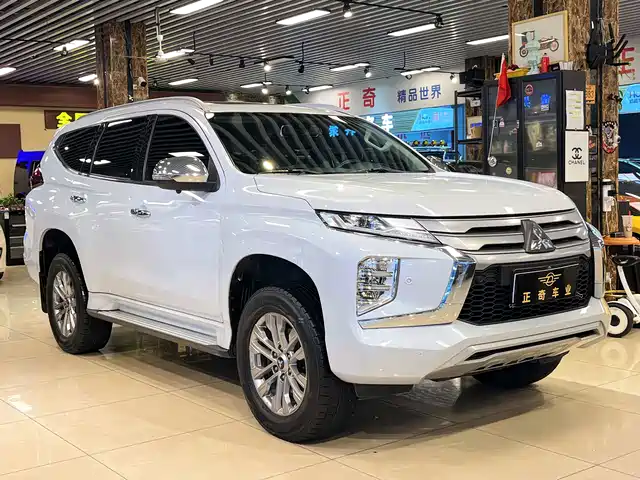 Mitsubishi Pajero Sport Import