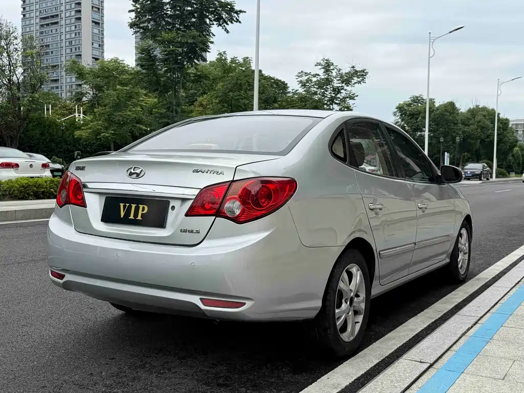 Hyundai Elantra 2011 1.8L AT Luxury
