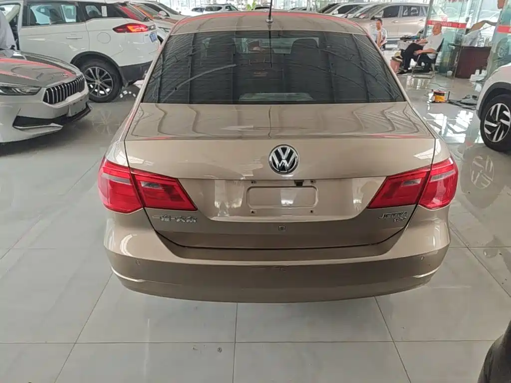 Volkswagen Jetta — миниатюра 6
