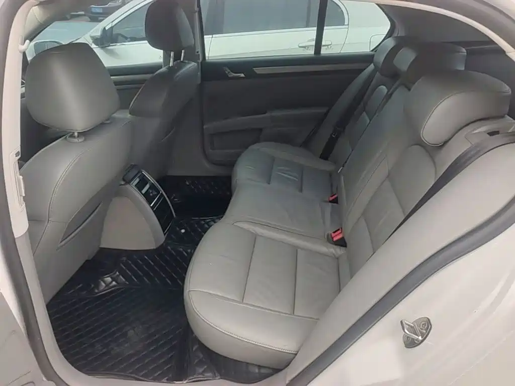 Skoda Superb — миниатюра 17