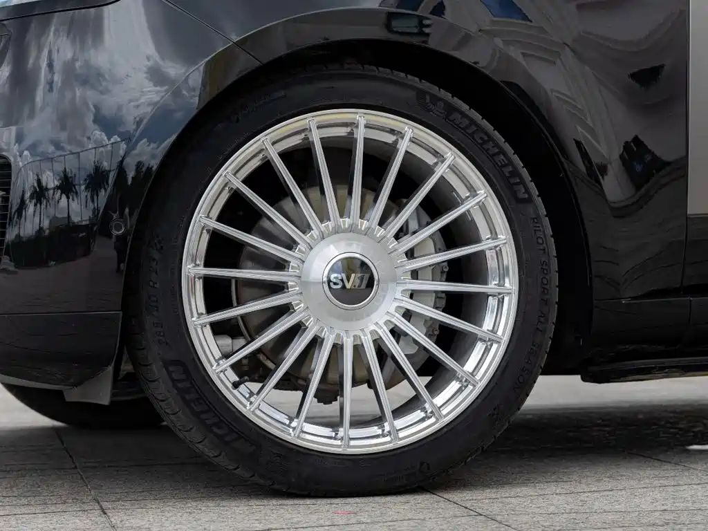 Land Rover Range Rover — миниатюра 8
