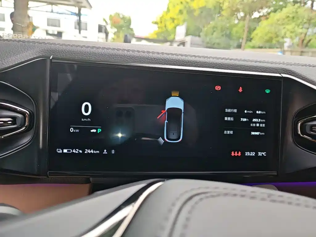 NIO ES6 — миниатюра 12