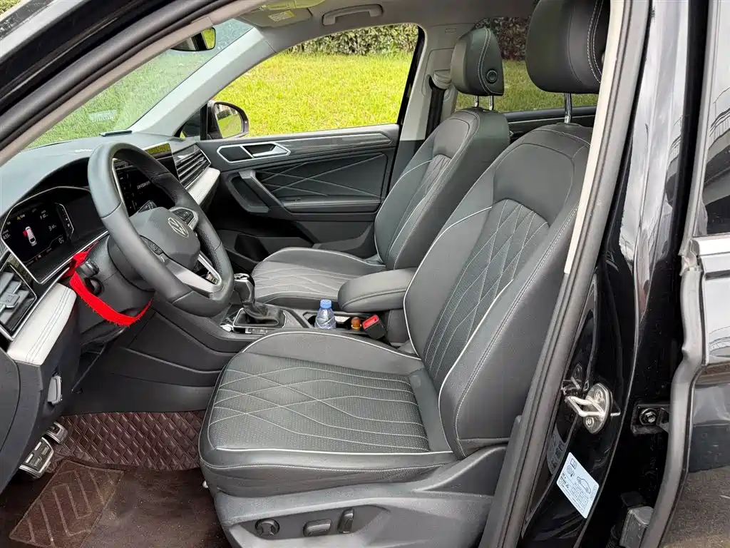 Volkswagen Tiguan L L 2025 330TSI AT R-Line