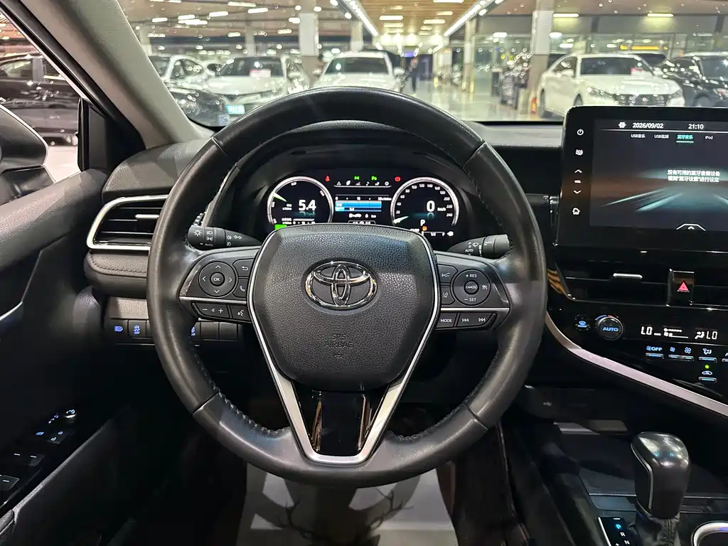 Toyota Camry — миниатюра 8