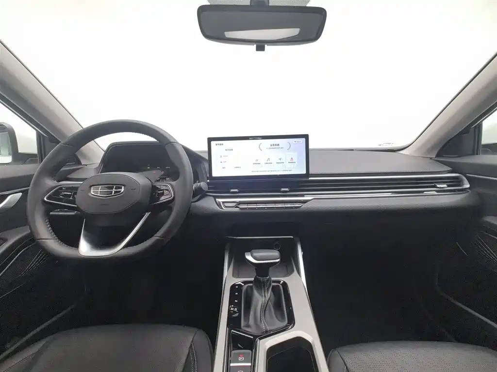 Geely Emgrand 2023 4 Champion 1.5L CVT Luxury