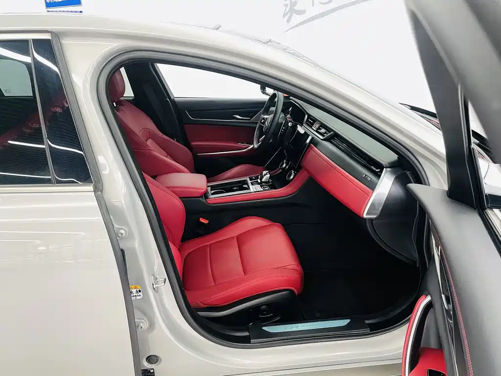 Jaguar XFL — миниатюра 12