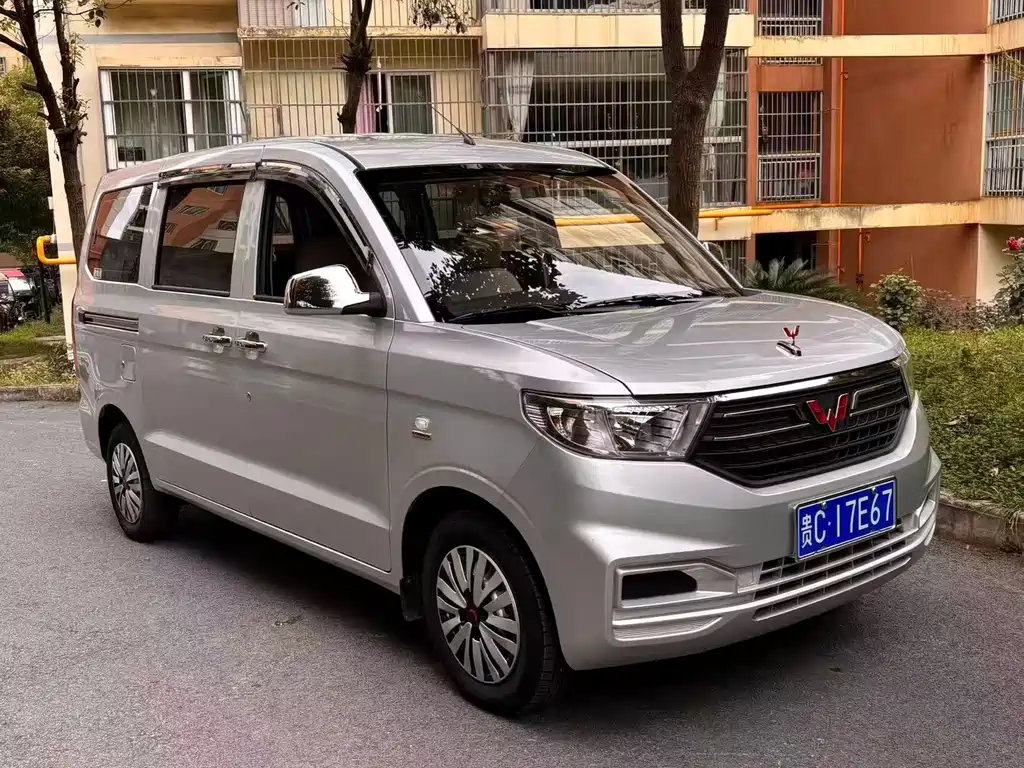 Wuling Hongguang V — миниатюра 3
