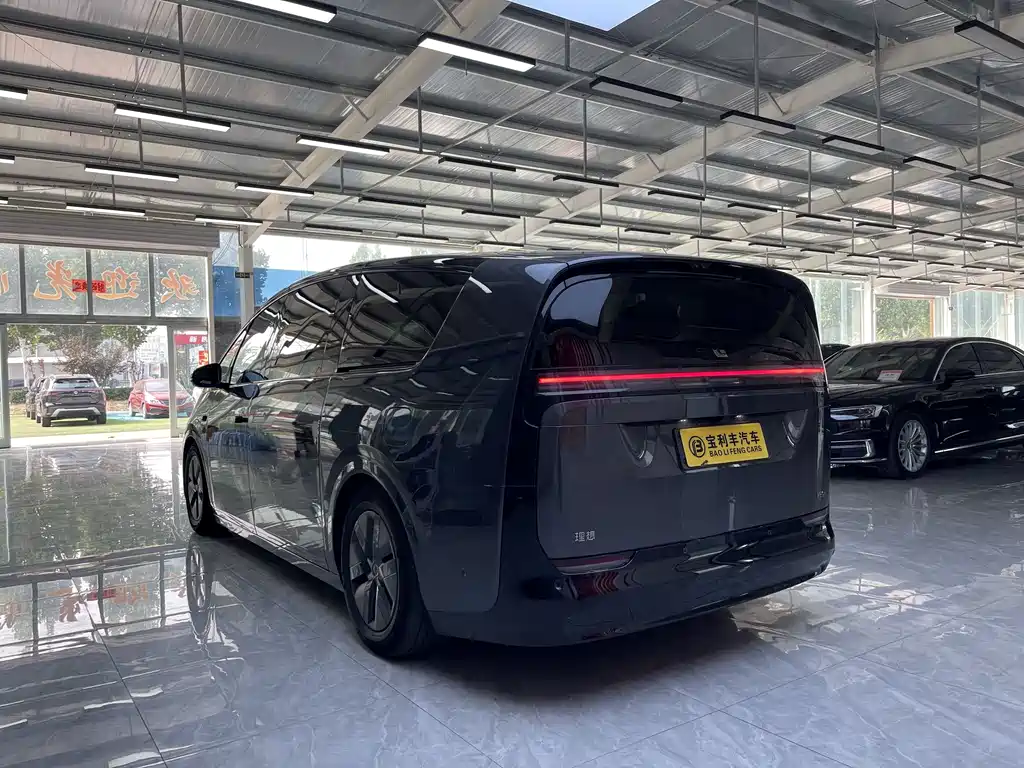 Li Auto Li MEGA — миниатюра 2