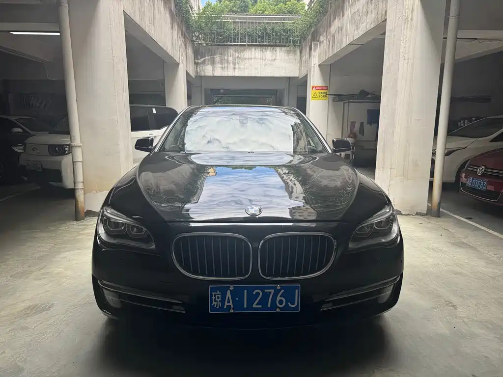 BMW 7 Series — миниатюра 2