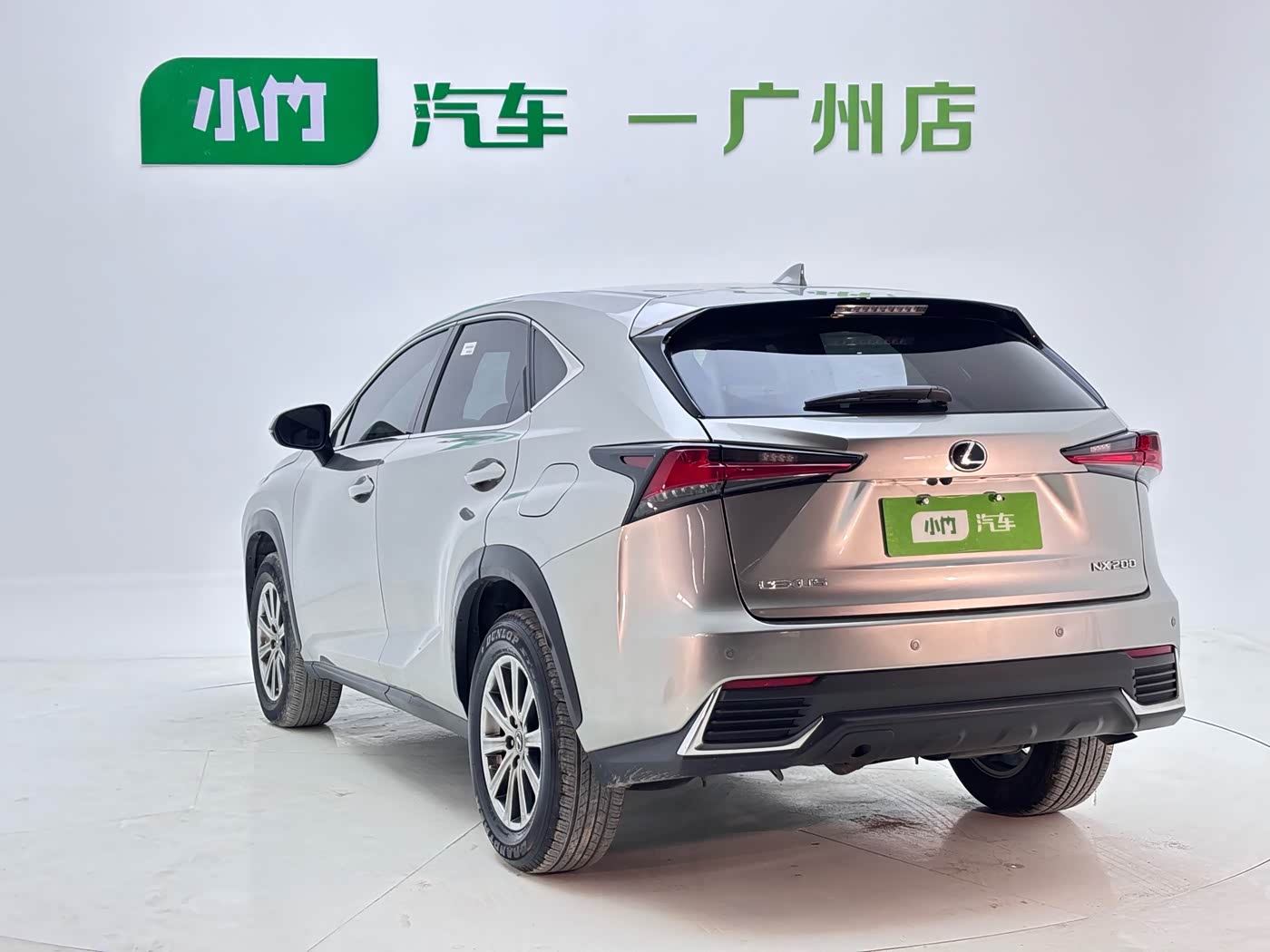 Lexus NX 2.0 л 2021 г. Серебристо-серый, пробег 36000 км