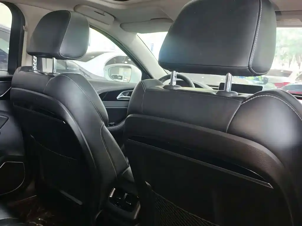Hongqi Hongqi H5 — миниатюра 6