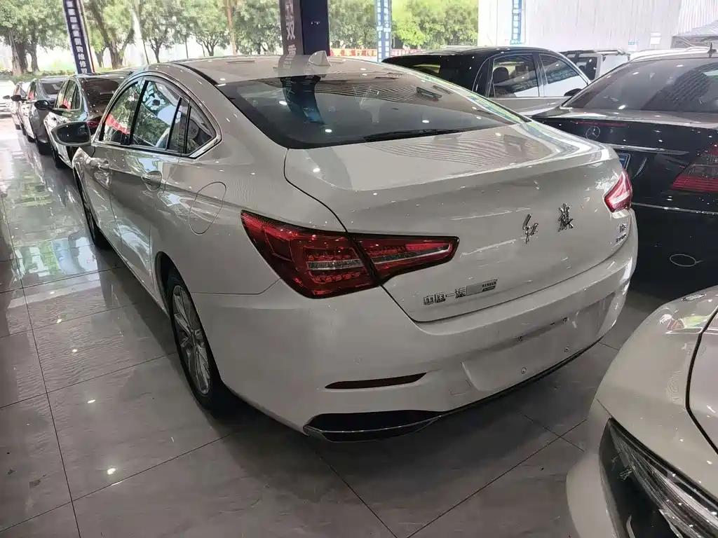 Hongqi Hongqi H5 — миниатюра 8