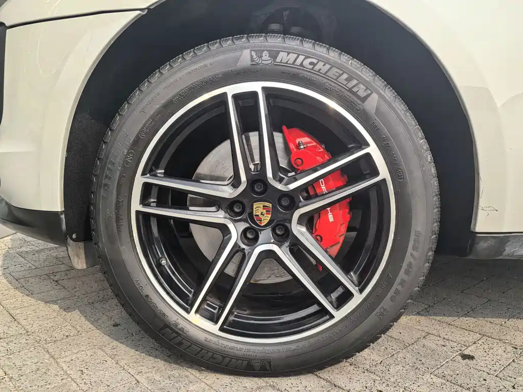 Porsche Macan — миниатюра 13