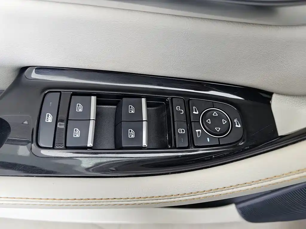 BYD PLUS New Energy — миниатюра 9