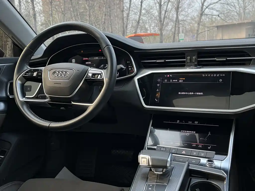 AUDI A7L