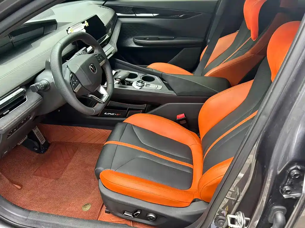 Changan UNI-V 2024 1.5T Luxury Sport