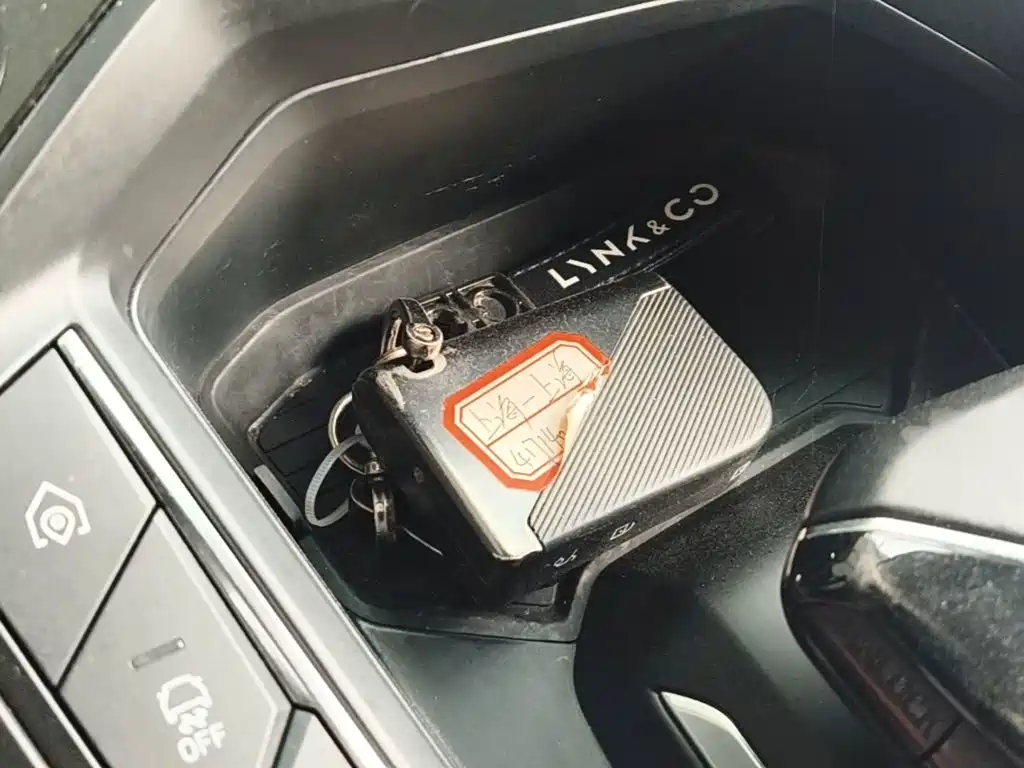 Lynk & Co 06 EM-P — миниатюра 9
