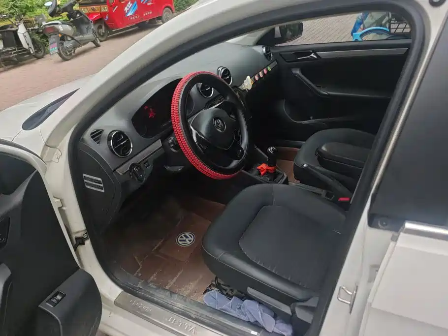 Volkswagen Jetta — миниатюра 9