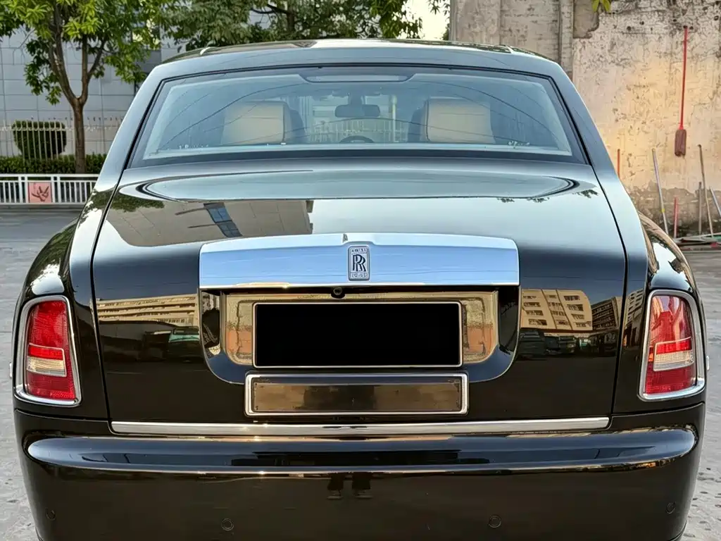 Rolls-Royce Phantom — миниатюра 7