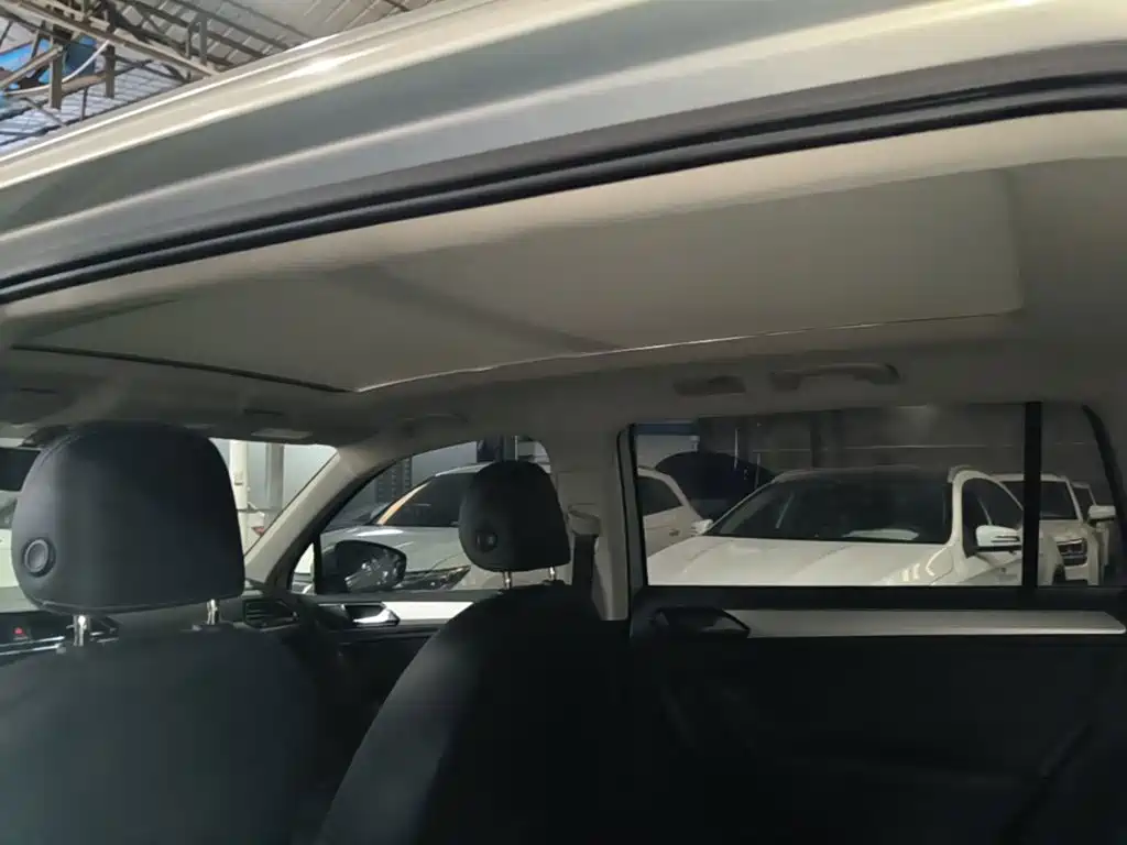 Volkswagen Tiguan L — миниатюра 18