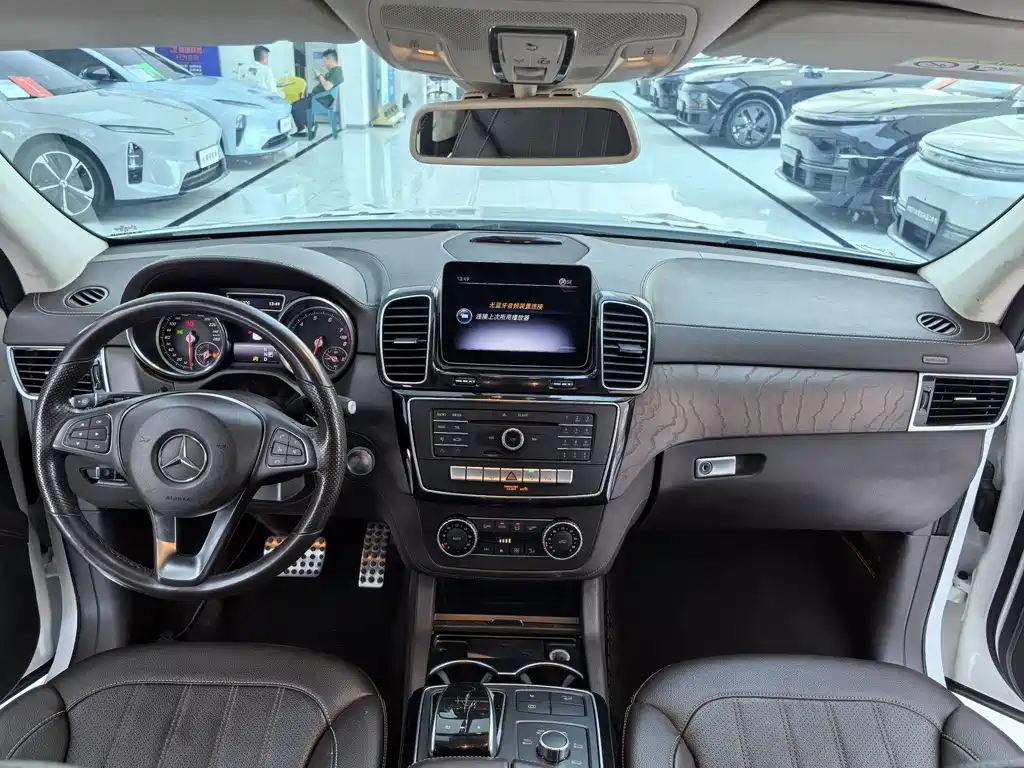 Mercedes-Benz GLE (Import) — миниатюра 7