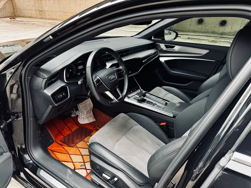 Audi A6L 2023 40 TFSI Luxury