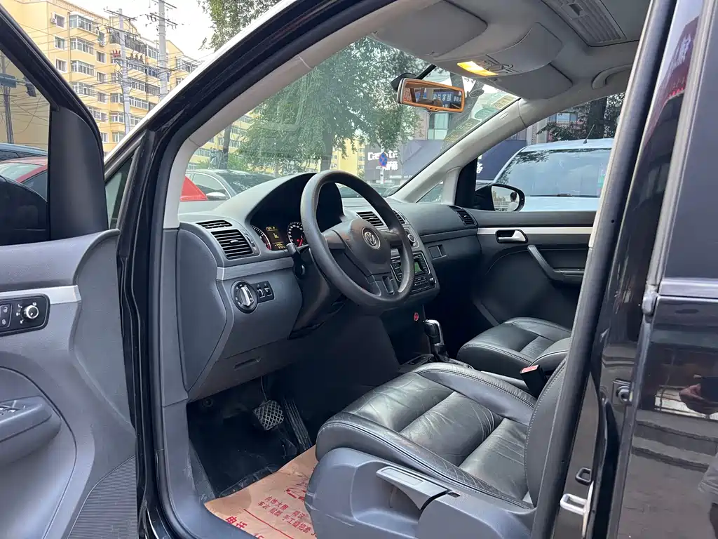 Volkswagen Touran — миниатюра 7