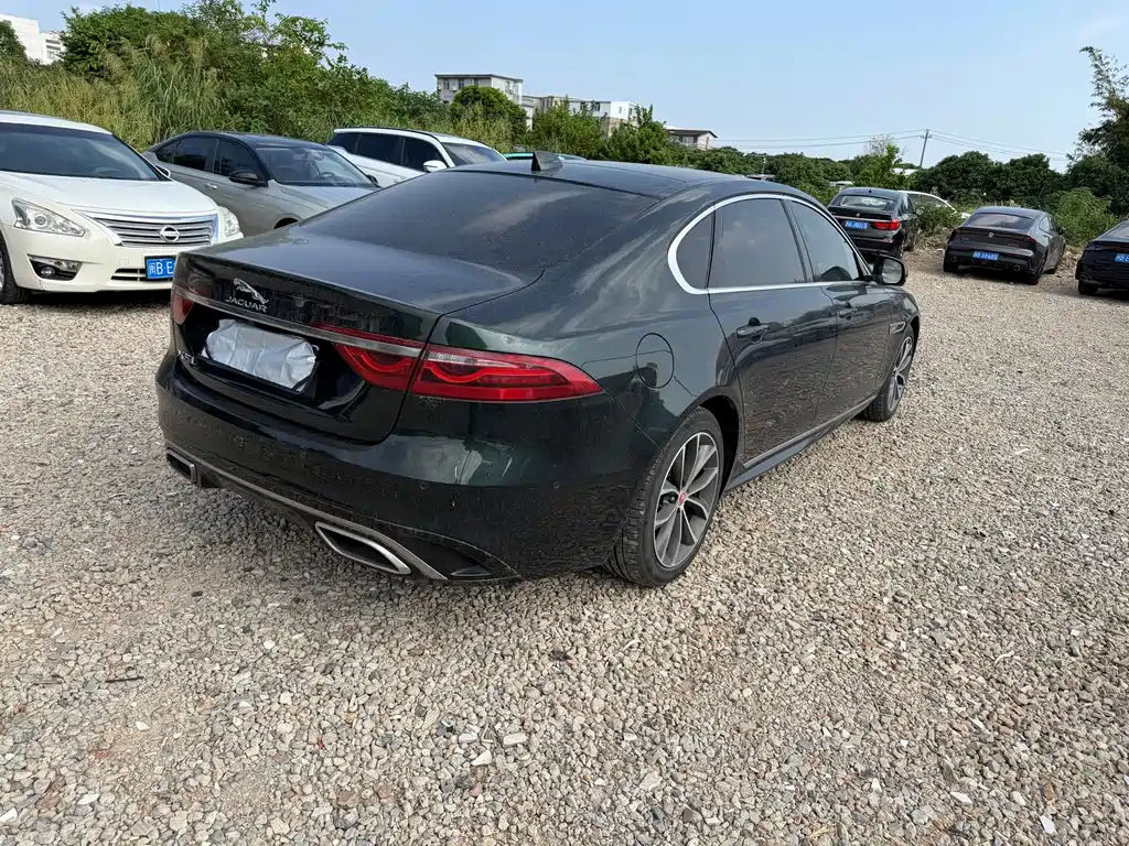 Jaguar XFL — миниатюра 7